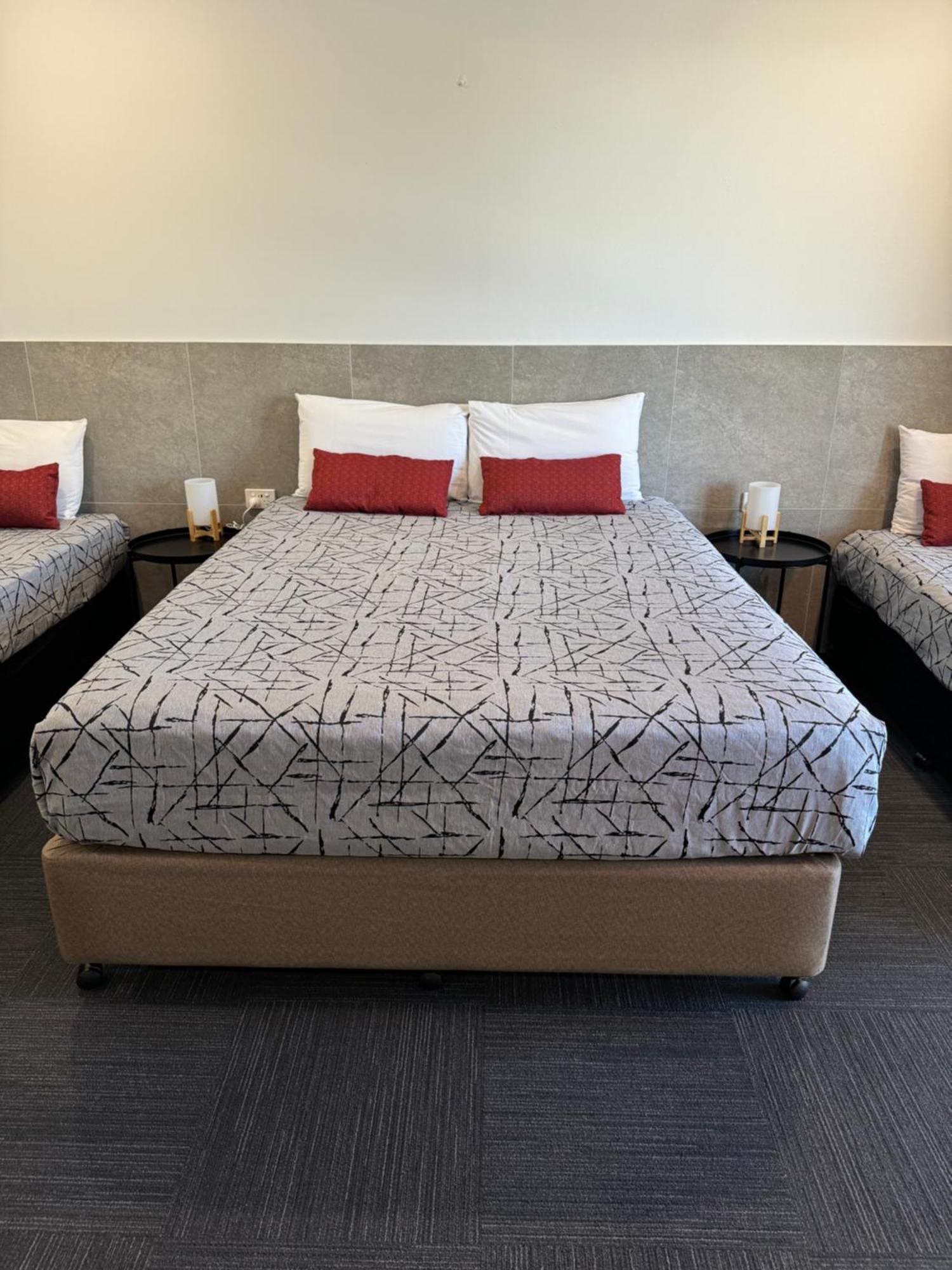 Longreach Motor Inn Екстер'єр фото