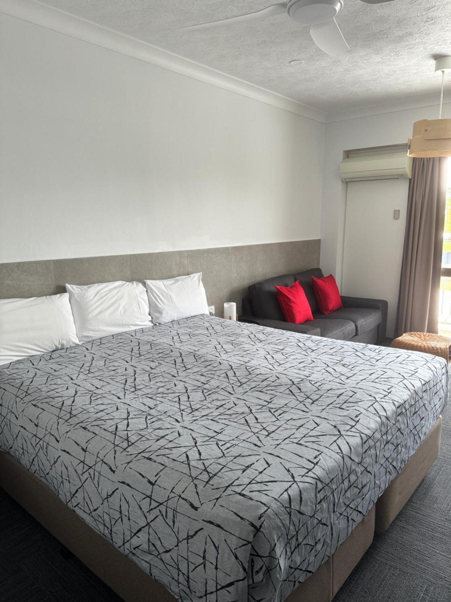 Longreach Motor Inn Екстер'єр фото