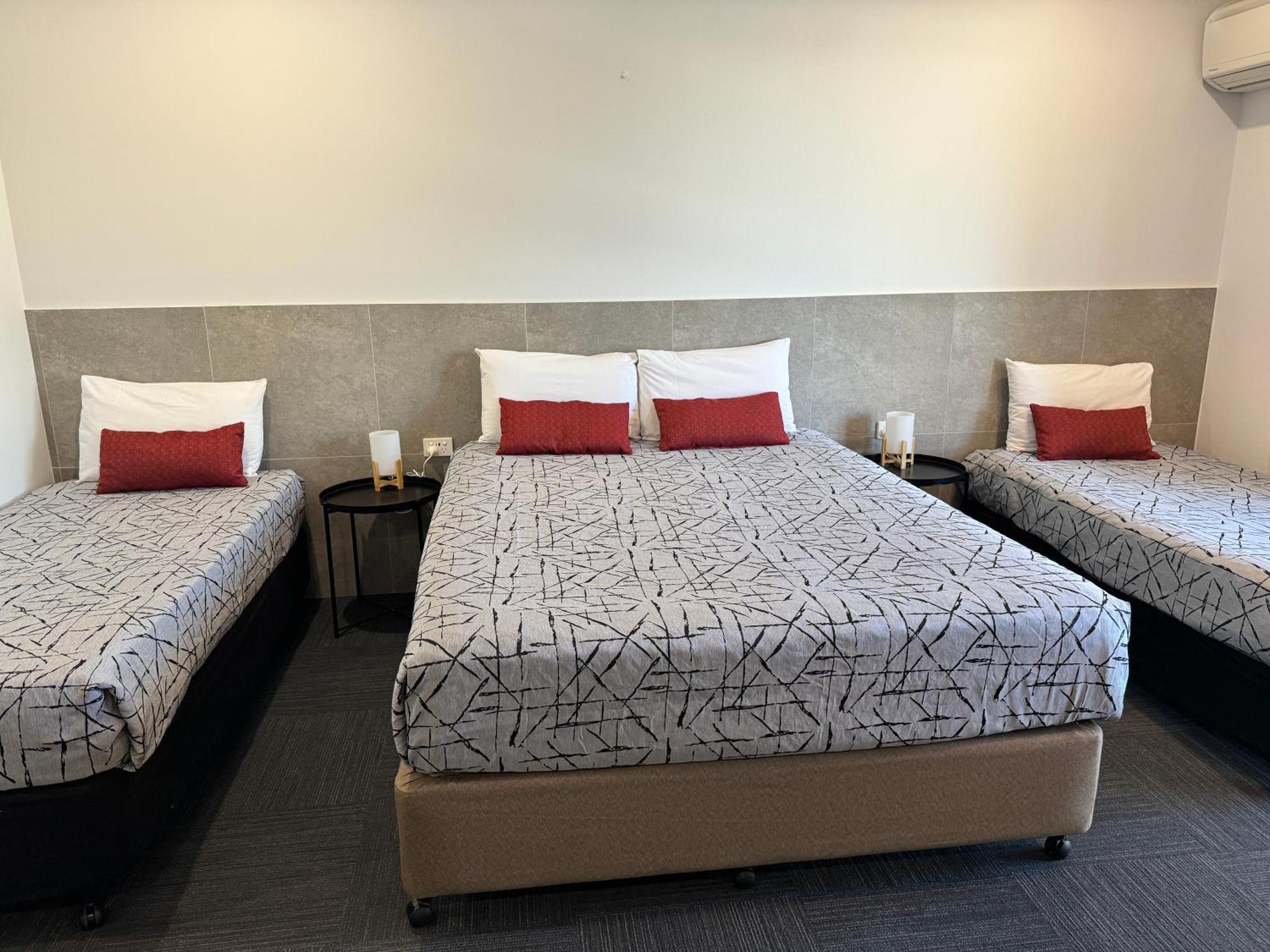 Longreach Motor Inn Екстер'єр фото