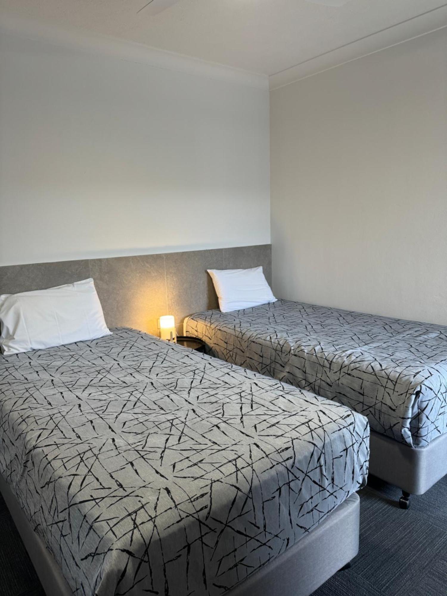 Longreach Motor Inn Екстер'єр фото