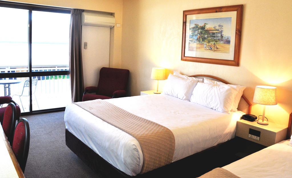 Longreach Motor Inn Екстер'єр фото