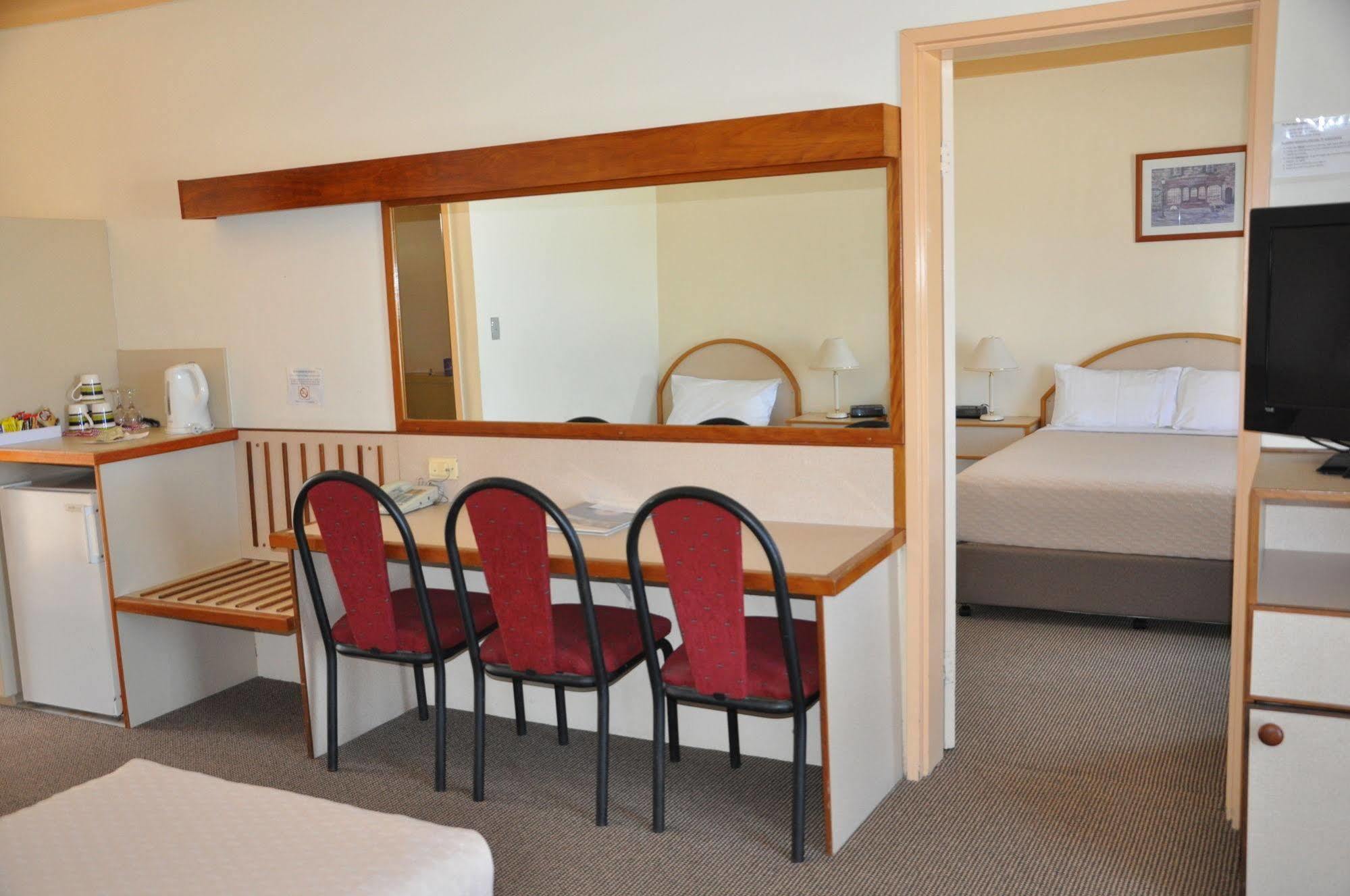 Longreach Motor Inn Екстер'єр фото