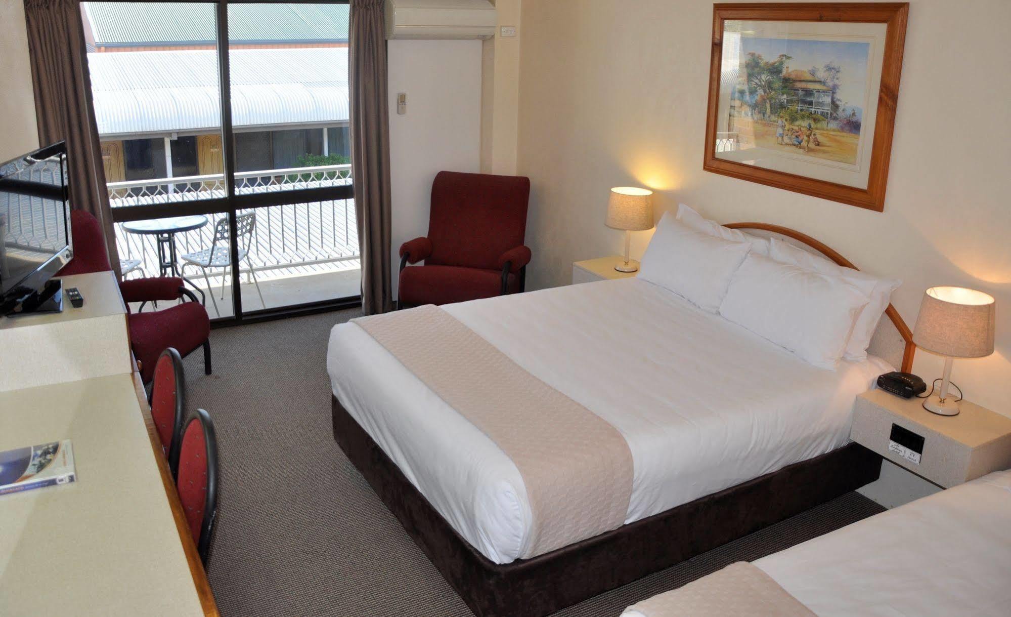 Longreach Motor Inn Екстер'єр фото