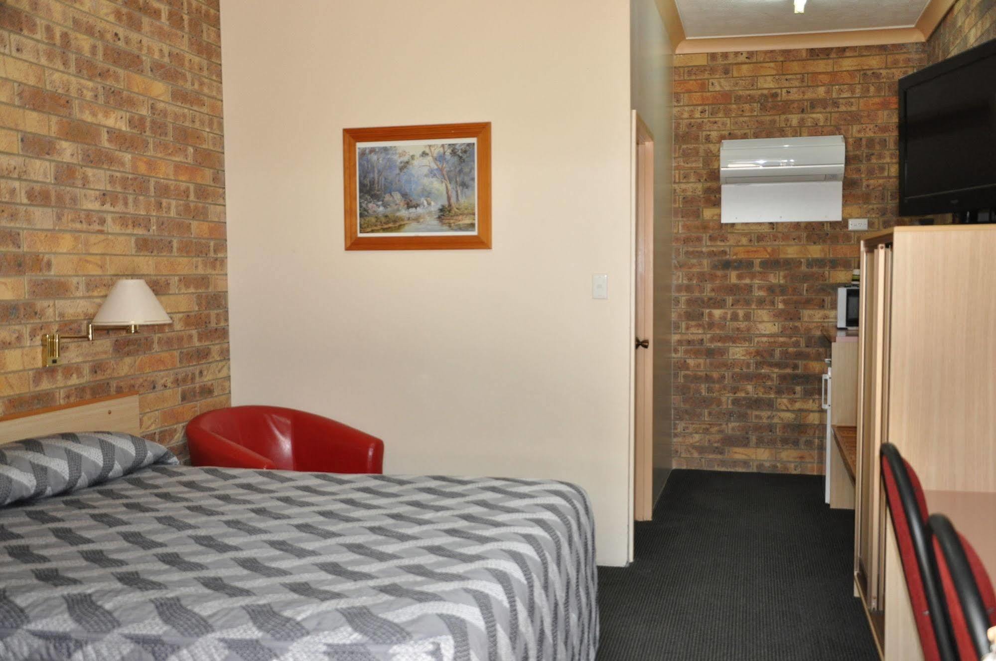 Longreach Motor Inn Екстер'єр фото