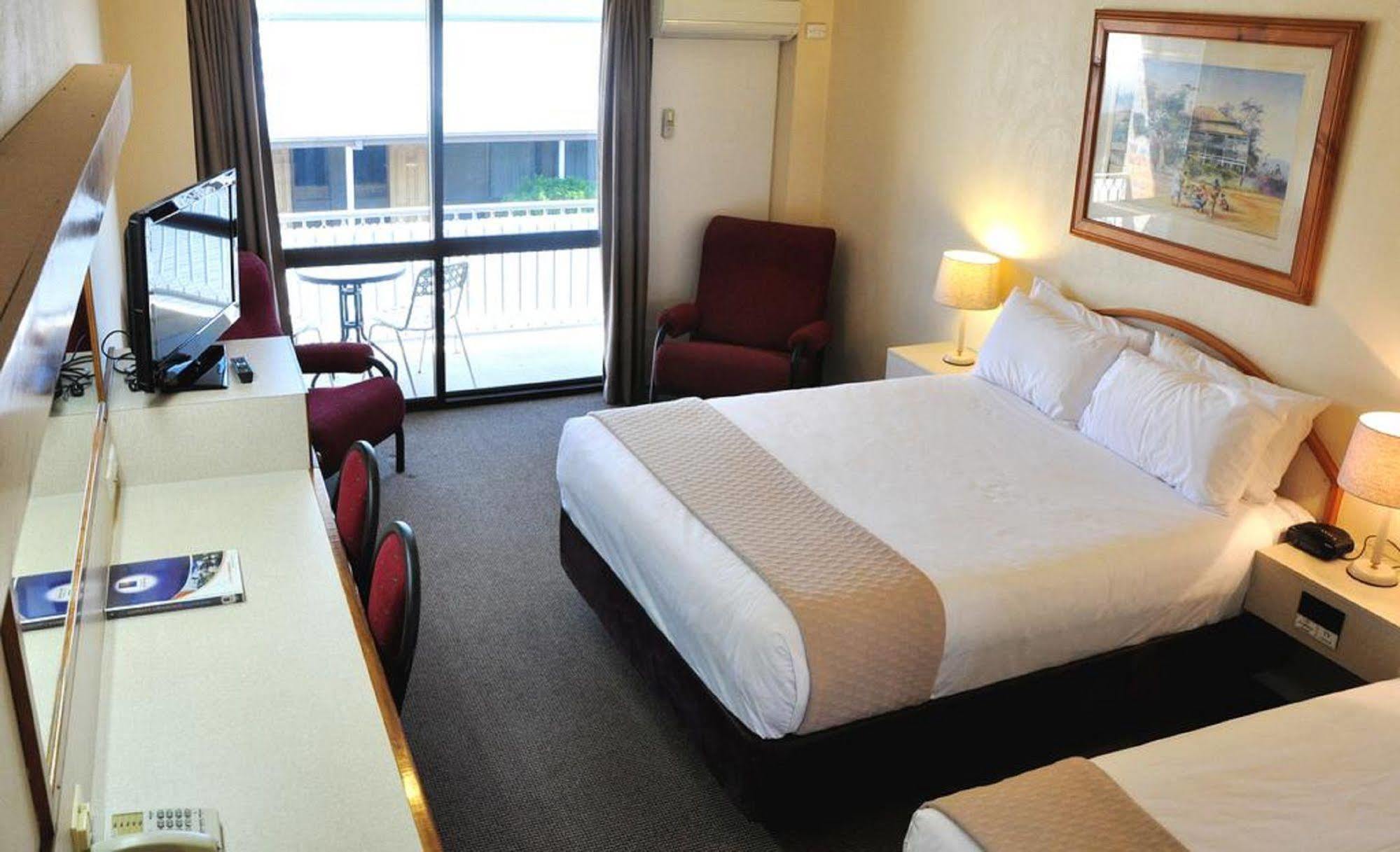Longreach Motor Inn Екстер'єр фото